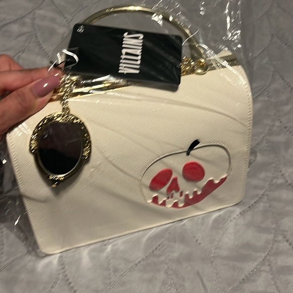 Poisoned Apple Crossbody – Snow White Purse & Coin Wallet - Picture 9 of 16